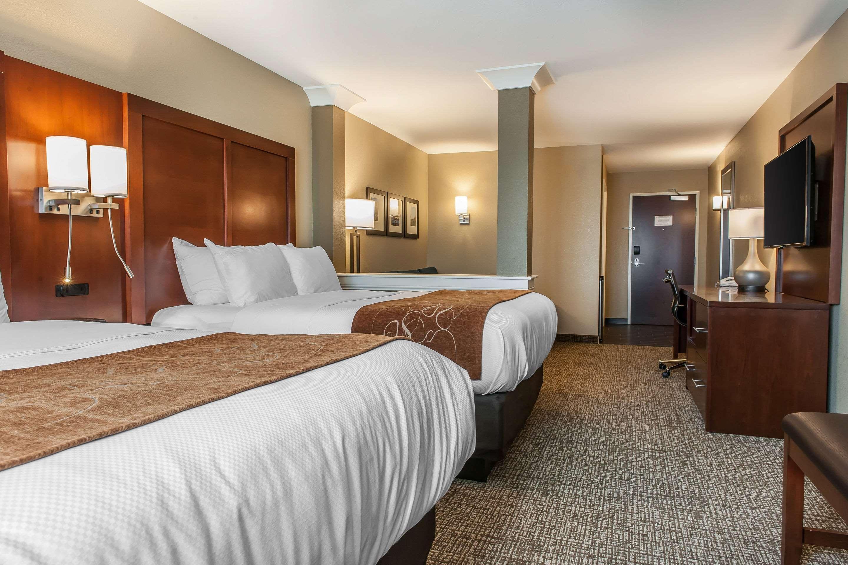 Comfort Suites Rensselaer Near Fair Oaks Bagian luar foto