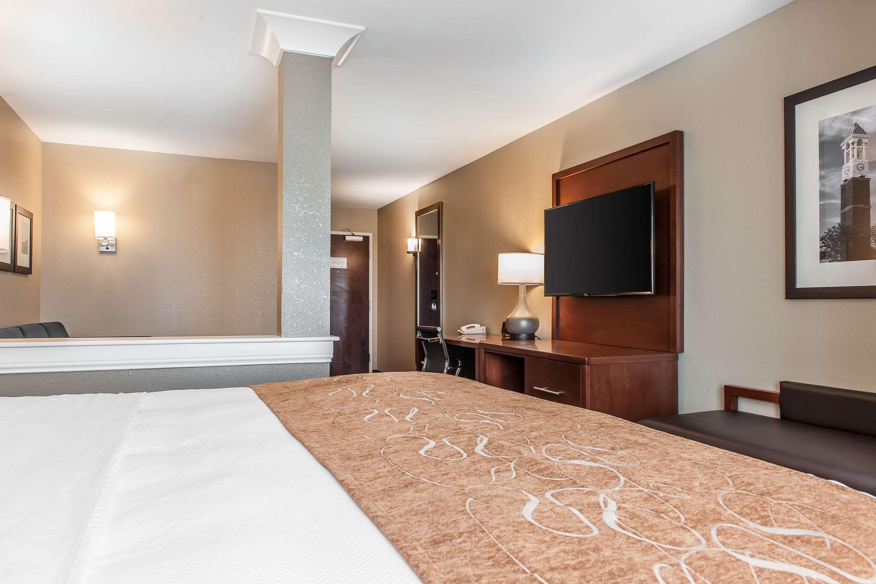 Comfort Suites Rensselaer Near Fair Oaks Bagian luar foto