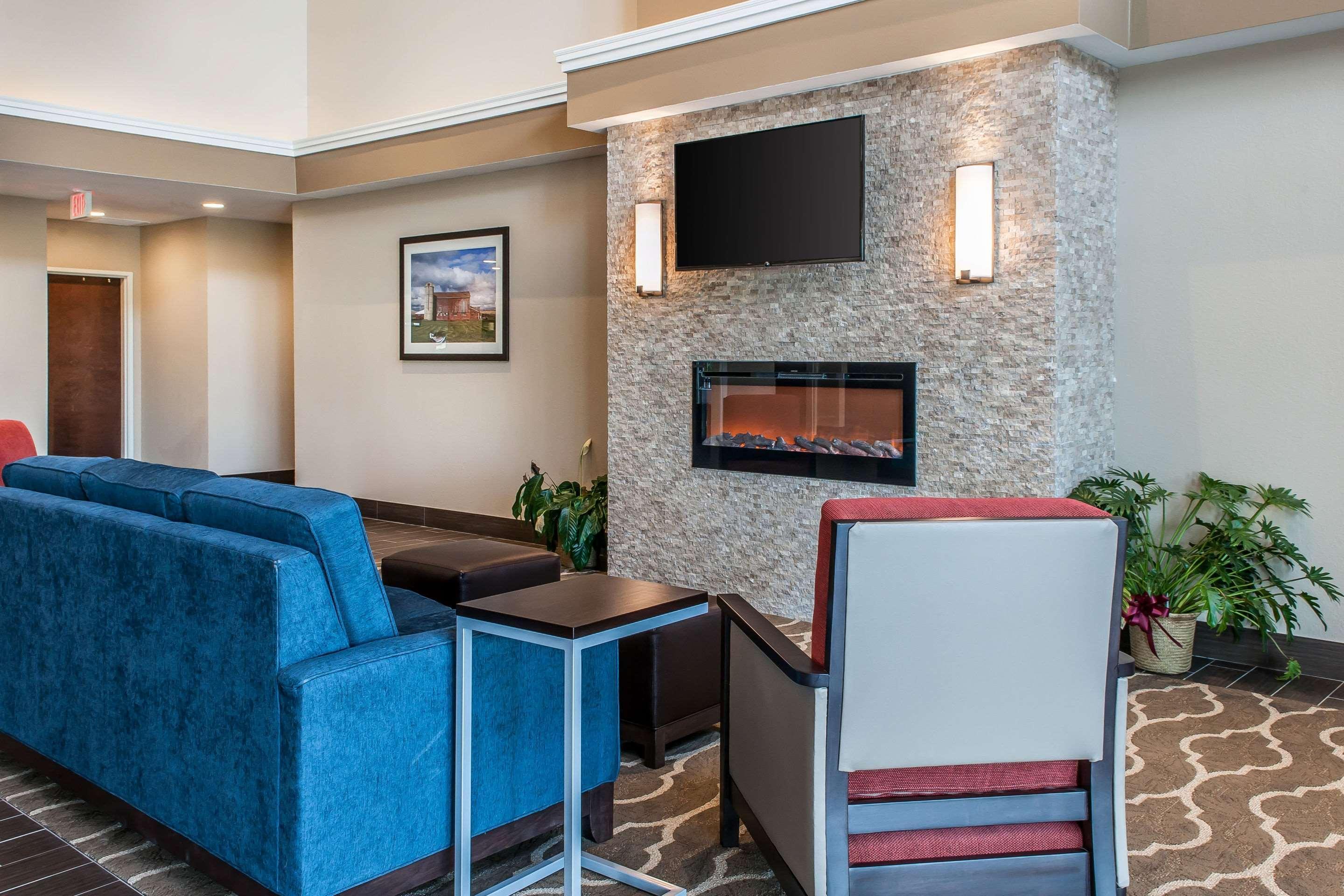 Comfort Suites Rensselaer Near Fair Oaks Bagian luar foto