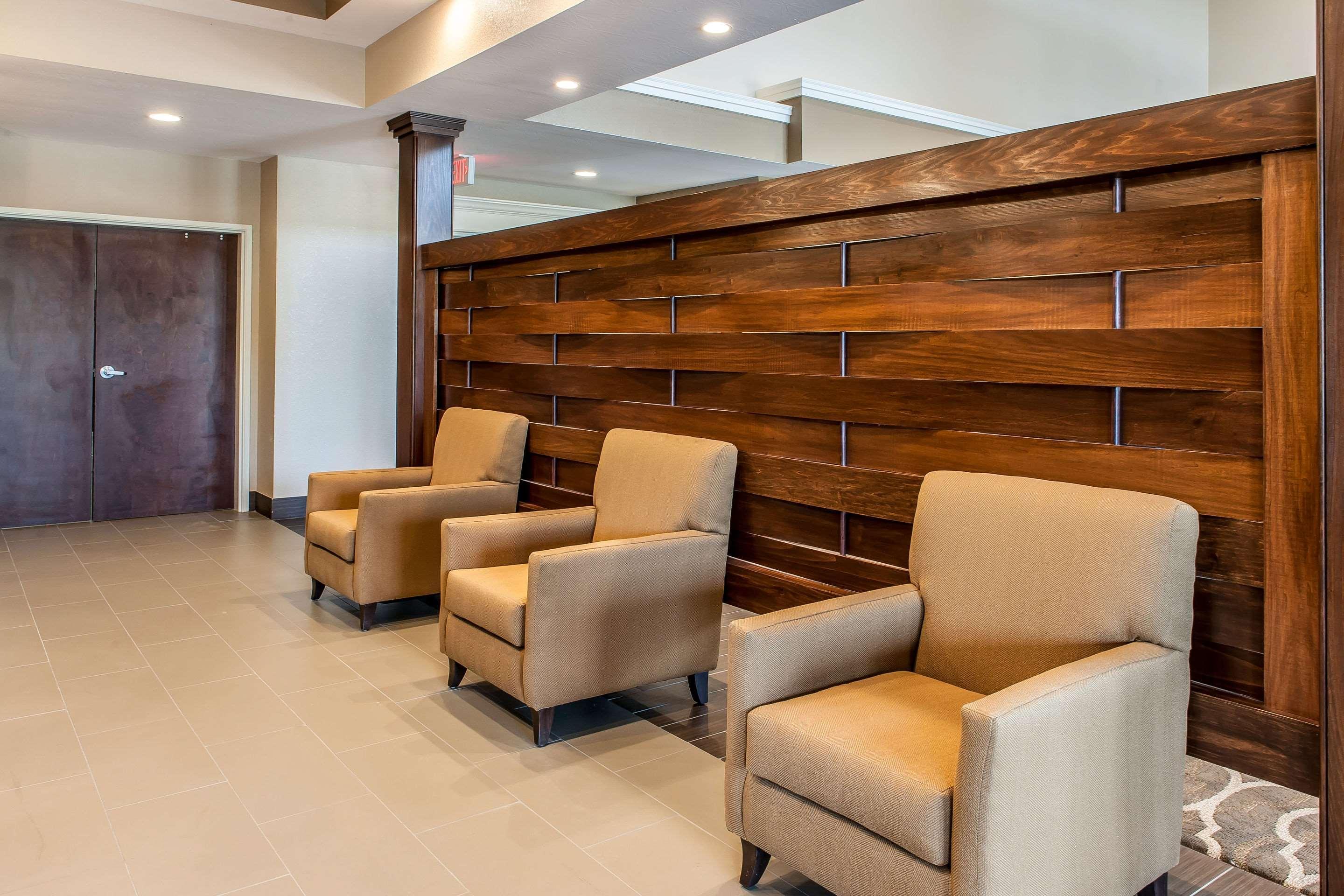 Comfort Suites Rensselaer Near Fair Oaks Bagian luar foto