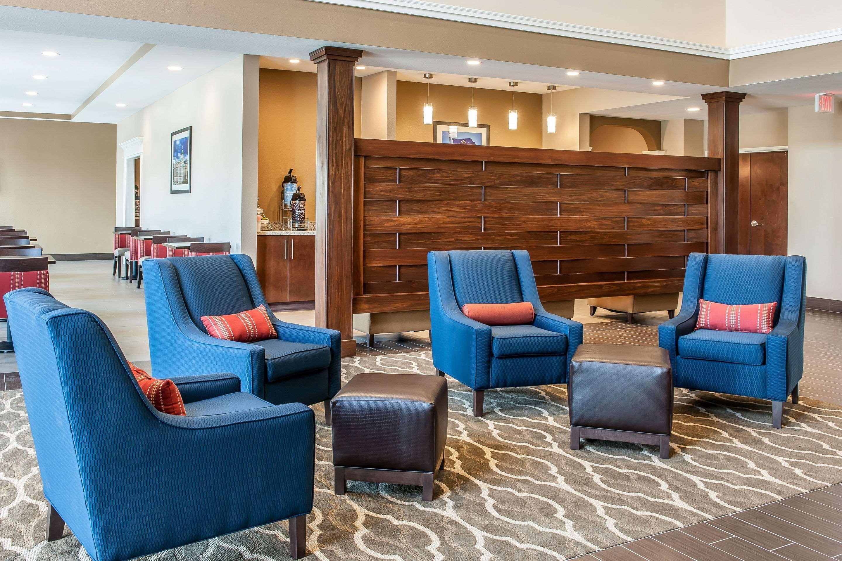 Comfort Suites Rensselaer Near Fair Oaks Bagian luar foto