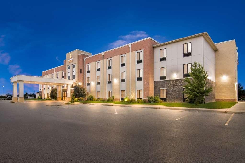 Comfort Suites Rensselaer Near Fair Oaks Bagian luar foto